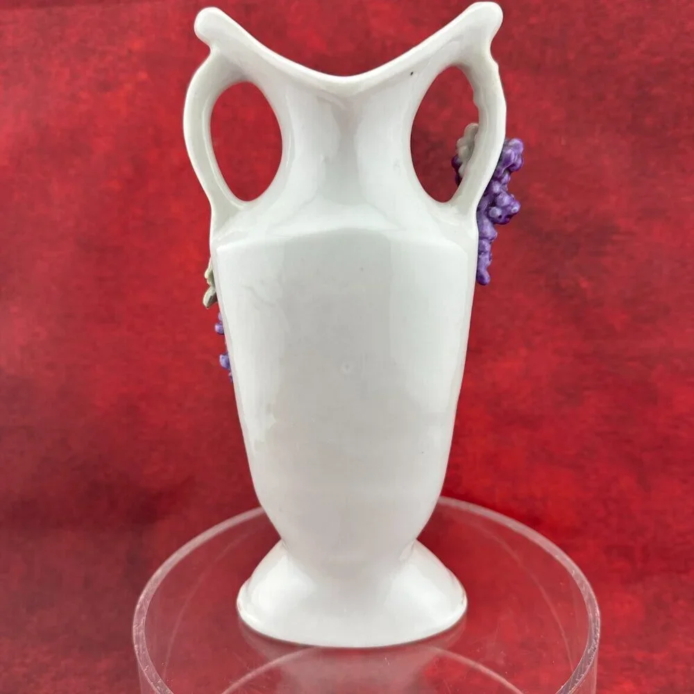 VINTAGE VICTORIAN-STYLE PORCELAIN VASE PURPLE GRAPES GOLD GILDING, MARKED 52/127